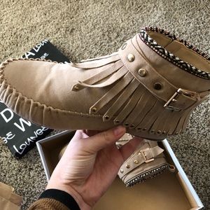 Wild Dive Lounge Moccasin Booties